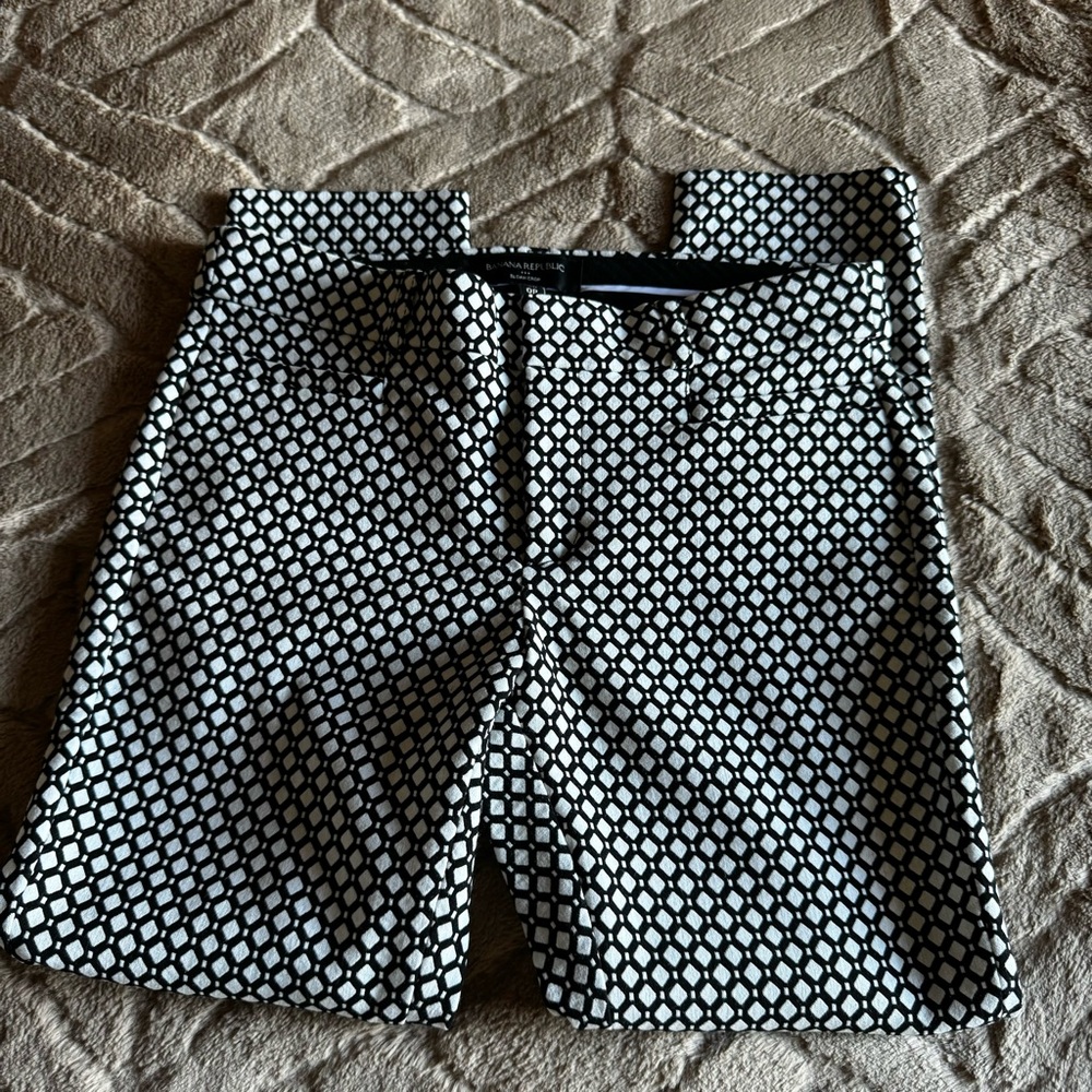 Black and White Geometric Patterned Pants EUC